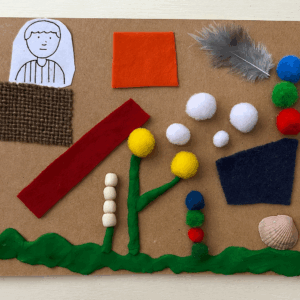 Tableau textile abstrait avec broderie rouge, pliages de tissu, collage de mini-objets et poème manuscrit