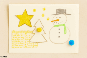 Carte de Noël enfantine avec bonhomme de neige, étoile jaune et pompons colorés