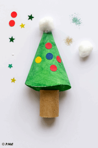 Sapin en papier décoré avec gommettes, paillettes et coton